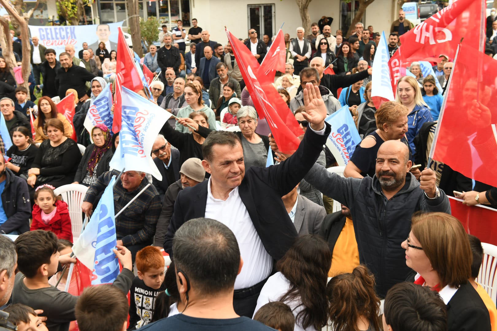 Başkan Abdullah Özyiğit, “Maharetle çalıştık, çözüm ürettik.”  Başkan Abdullah Özyiğit“Halkın sesine kulak verdik, derdine koştuk”