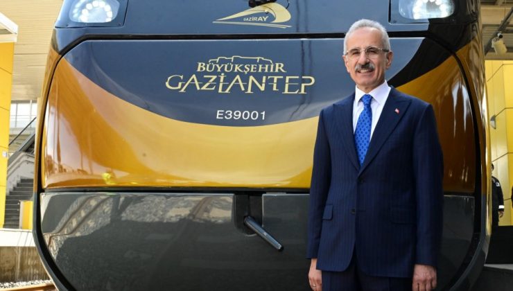 Gaziantep’te İlk Milli Banliyö Tren Seti Raylara İndi Gaziray’da İlk Milli Banliyö Tren Seti Raylara İndi: Yerli Üretimle Güçlü Ulaşım Dönemi Başladı