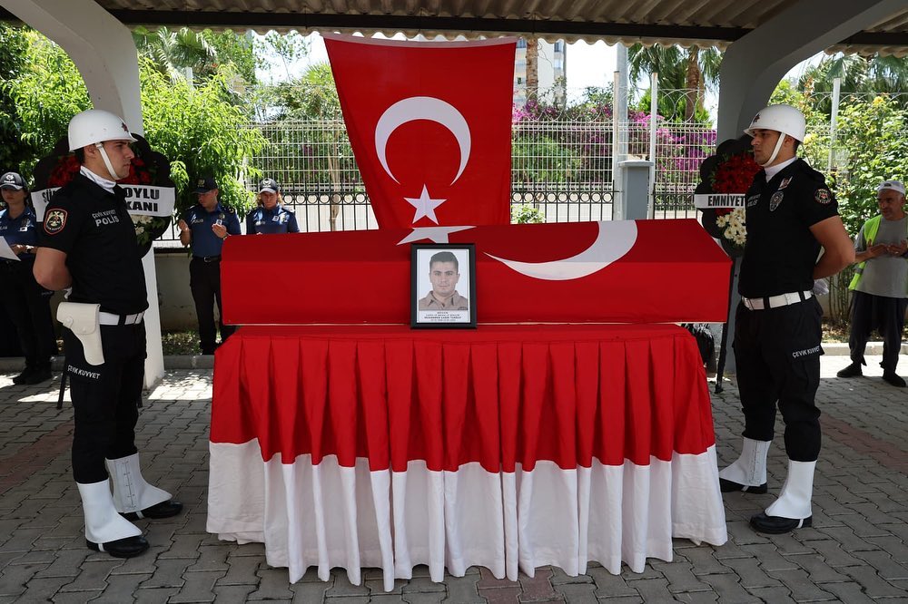 TRAFİK KAZASINDA HAYATINI KAYBEDEN BEKÇİ MUHAMMET ÇAĞRI TURGUT SON YOLCULUĞUNA UĞURLANDI