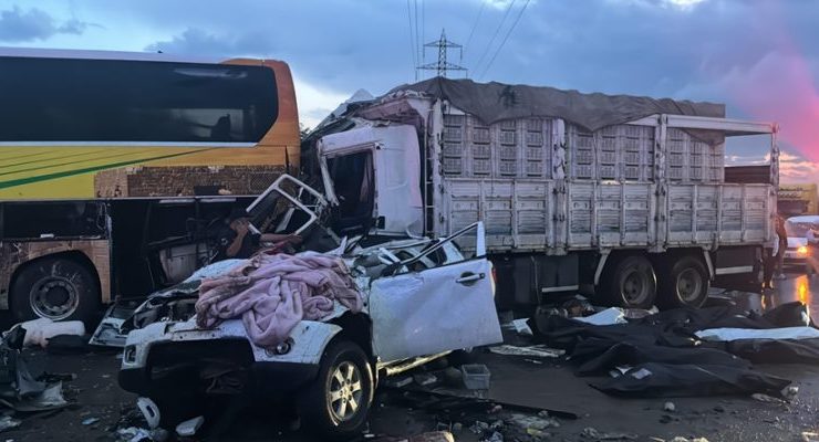 MERSİN’DEKİ ZİNCİRLEME TRAFİK KAZASINDA ÖLÜ SAYISI 12’YE YÜKSELDİ