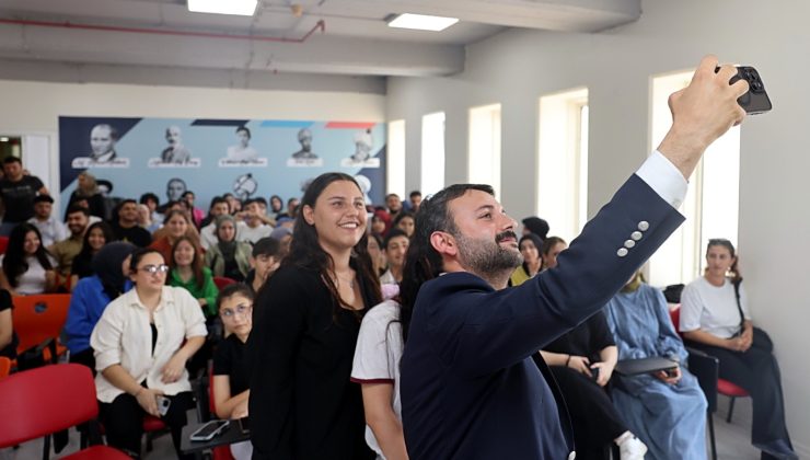 Eş Başkan Sarıyıldız, üniversite sınavına girecek öğrencilerin heyecanına ortak oldu AKDENİZ BELEDİYESİ ETÜT MERKEZİNDE YILSONU ETKİNLİĞİ