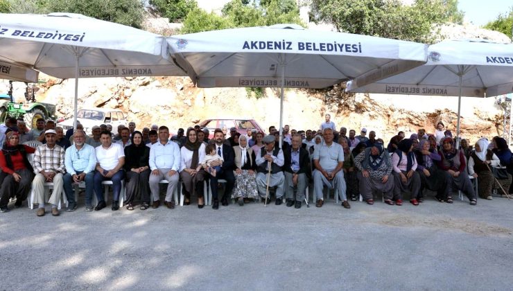 AKDENİZ BELEDİYESİ EŞ BAŞKANLARI ESENLİ’Yİ ZİYARET ETTİ… “3’ÜNCÜ ESENLİ ÜZÜM ŞENLİĞİ TEMMUZ’DA DÜZENLENECEK”