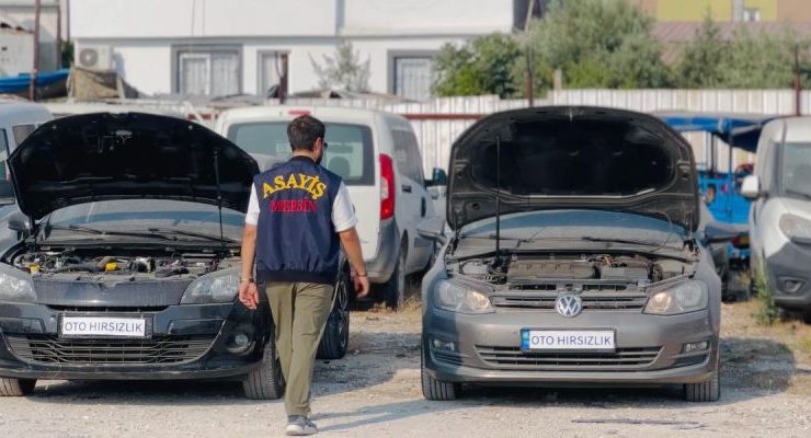 MERSİN POLİSİ “CHANGE” OTO HIRSIZLARINI YAKALADI