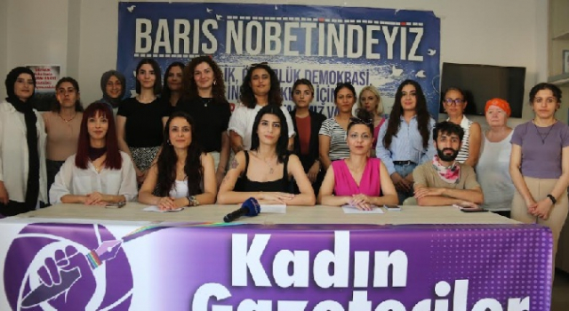 KADIN GAZETECİLERİN SORUNLARINA DEĞİNİLDİ