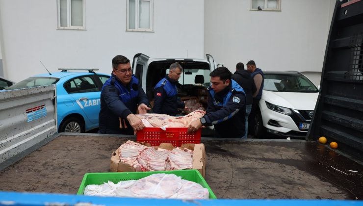 Etler, Mersin Büyükşehir Belediyesi’ne bağlı hayvan barınağına teslim edildi SAĞLIK KOŞULLARINA AYKIRI TAŞINAN 235 KİLOGRAM ET ELE GEÇİRİLDİ