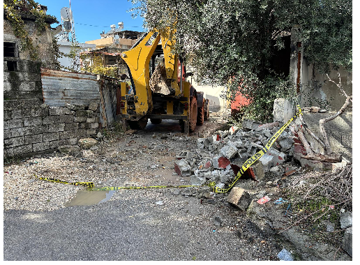 Tarsus Belediyesi, tüm önlemleri alarak sorunları yerinde çözüyor.