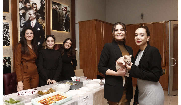 MERSİN BAROSU HAYVAN HAKLARI KOMİSYONU,SOKAK HAYVANLARI YARARINA KERMES DÜZENLEDİ