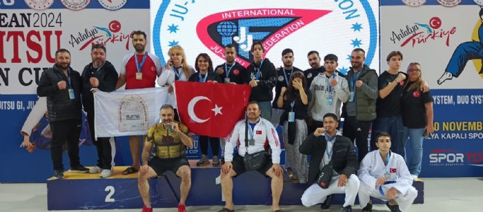 Avrupa Jujitsu Açık Kupası’nda 17 madalya kazandı