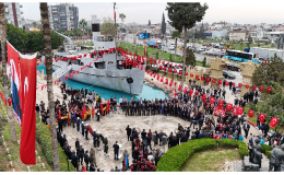 -TARSUS’TA ÇANAKKALE ZAFERİ’NİN 110. YILINDA ANLAMLI TÖREN -ÇANAKKALE RUHUNA SAYGI: NUSRET MAYIN GEMİSİ’NDE ANMA